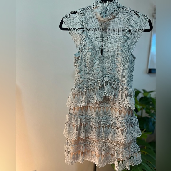 Romeo+Juliet Couture Lace Sleeveless Dress - Picture 1 of 7